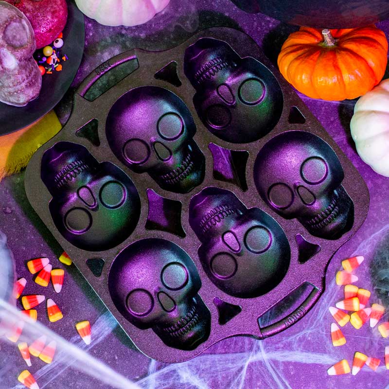 Lodge Heritage Skull Mini Cake Pan - Image 5