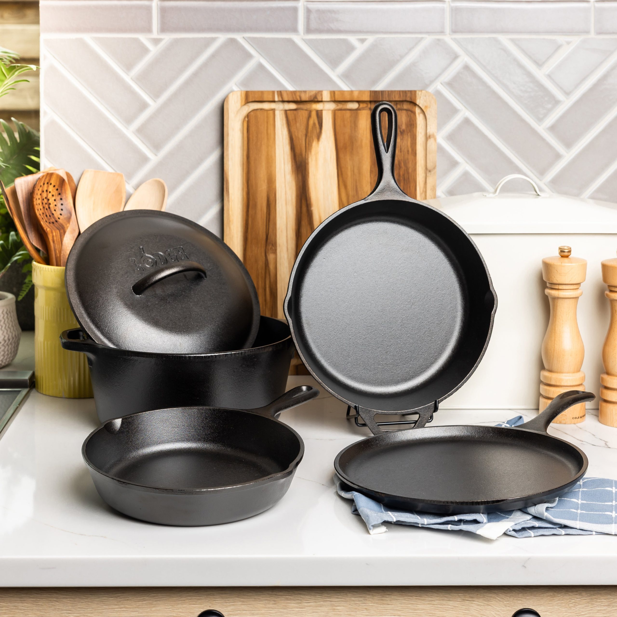 Lodge Heritage Seasoned Cast Iron 5 Piece Set - Image 3