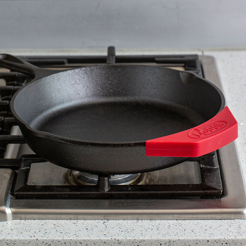 Lodge Heritage Silicone Assist Handle Holder - Image 13