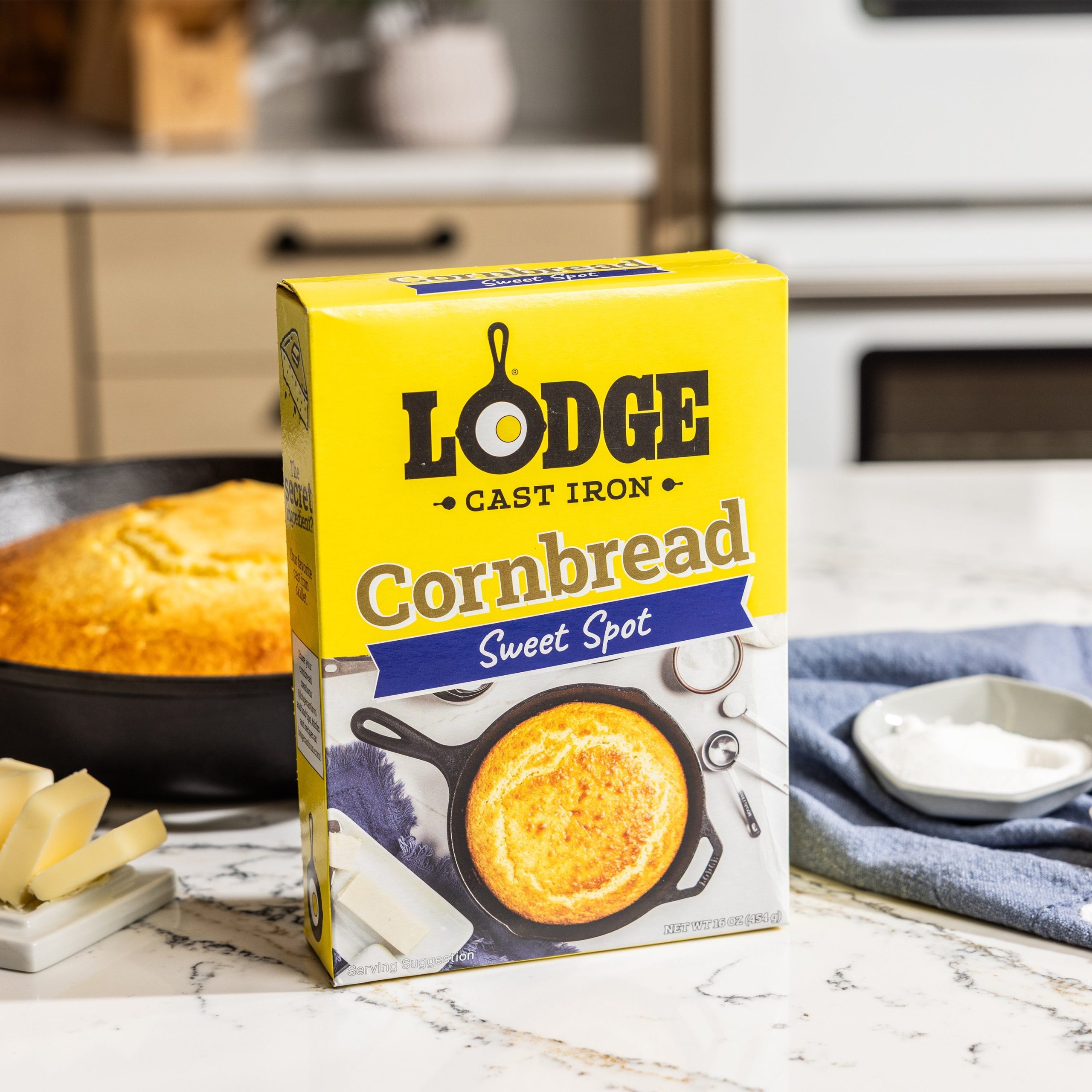 Lodge Heritage Sweet Spot Skillet Cornbread Mix - Image 3