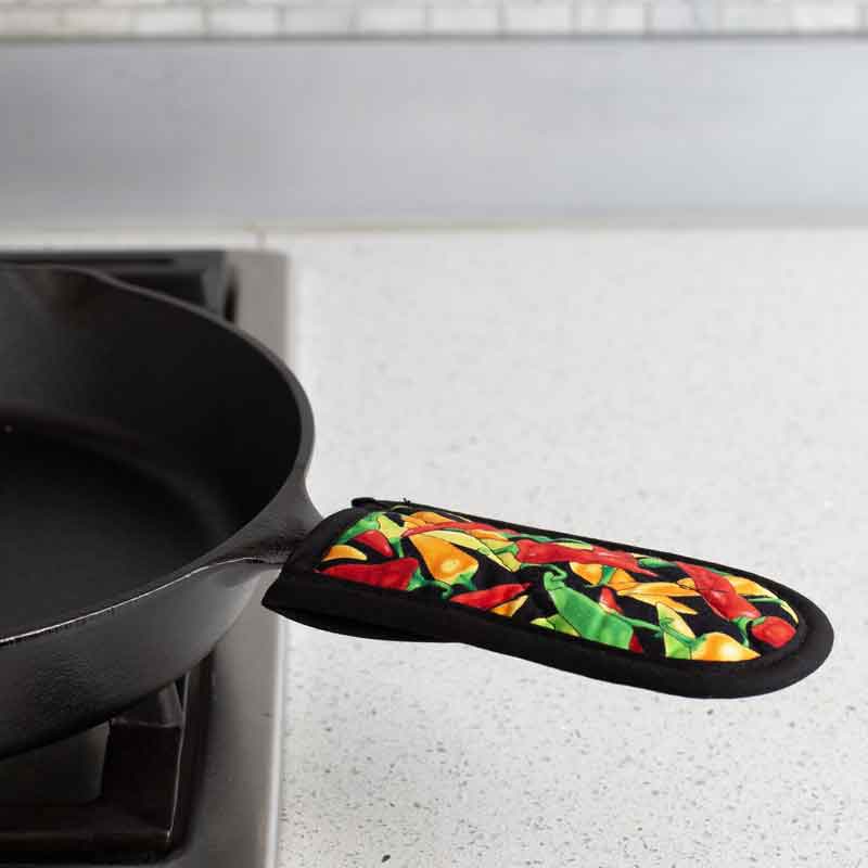 Lodge Heritage Patterned Hot Handle Holders - Image 21