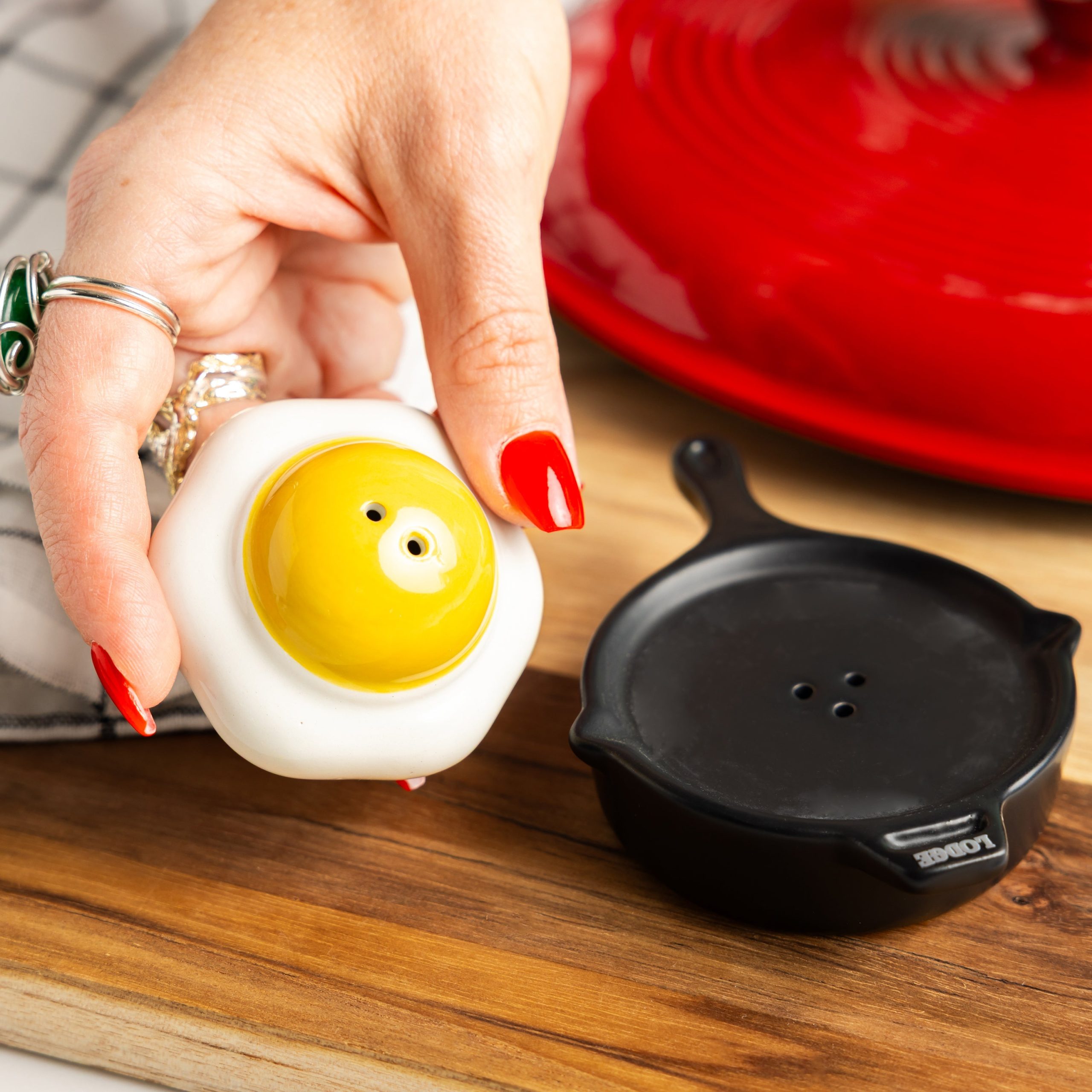 Lodge Heritage Lodge Heritage Skillet and Egg Salt and Pepper Shaker - Image 5