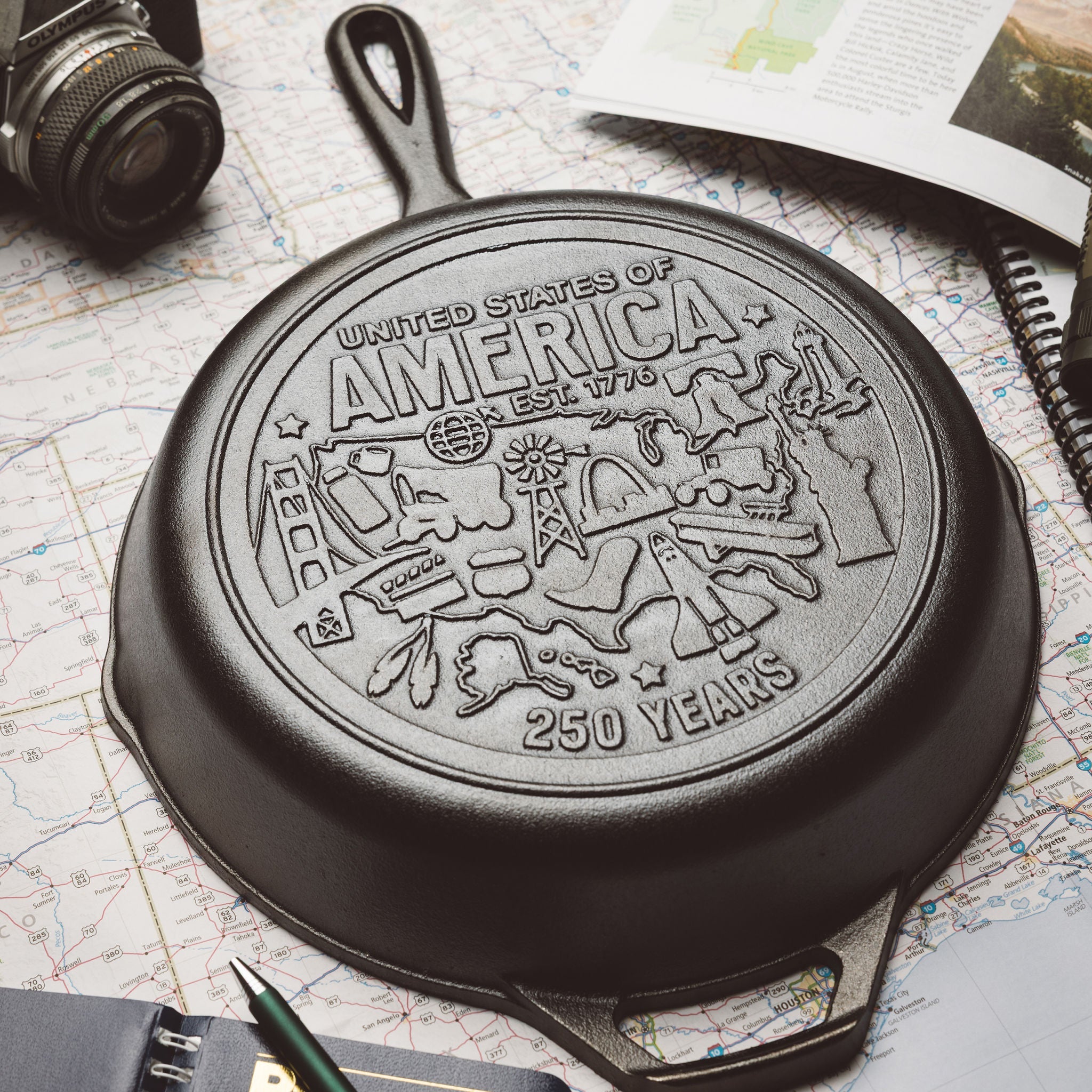Lodge Heritage Lodge Heritage 10.25 Inch Seasoned Cast Iron Skillet, USA Icons - Image 3