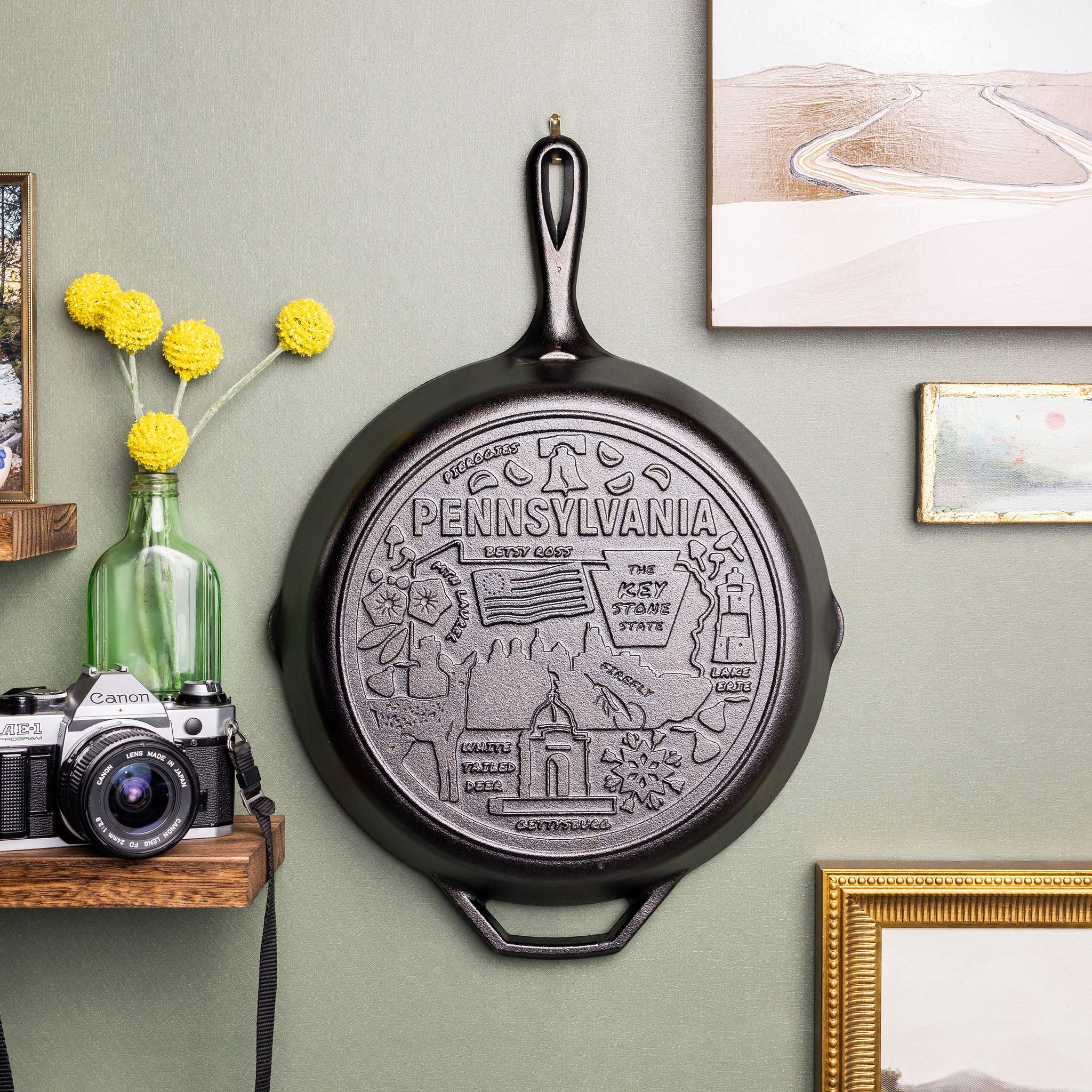 Lodge Heritage American Road Trip: 12 Inch Seasoned Cast Iron Skillet, Pennsylvania - Image 2