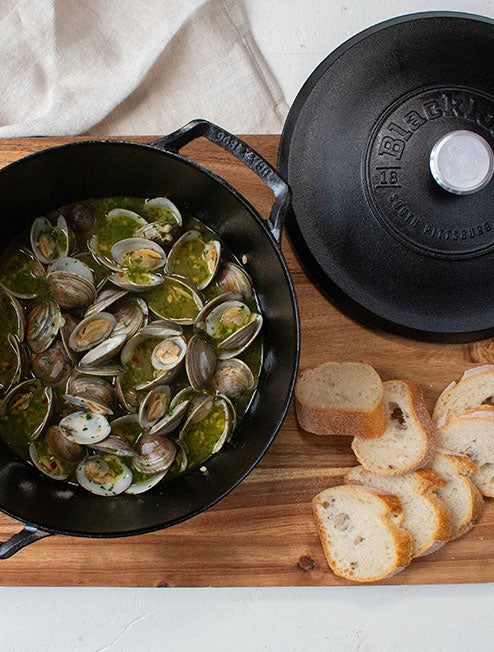 Lodge Heritage Blacklock 5.5 Quart Lightweight Cast Iron Dutch Oven - Image 6