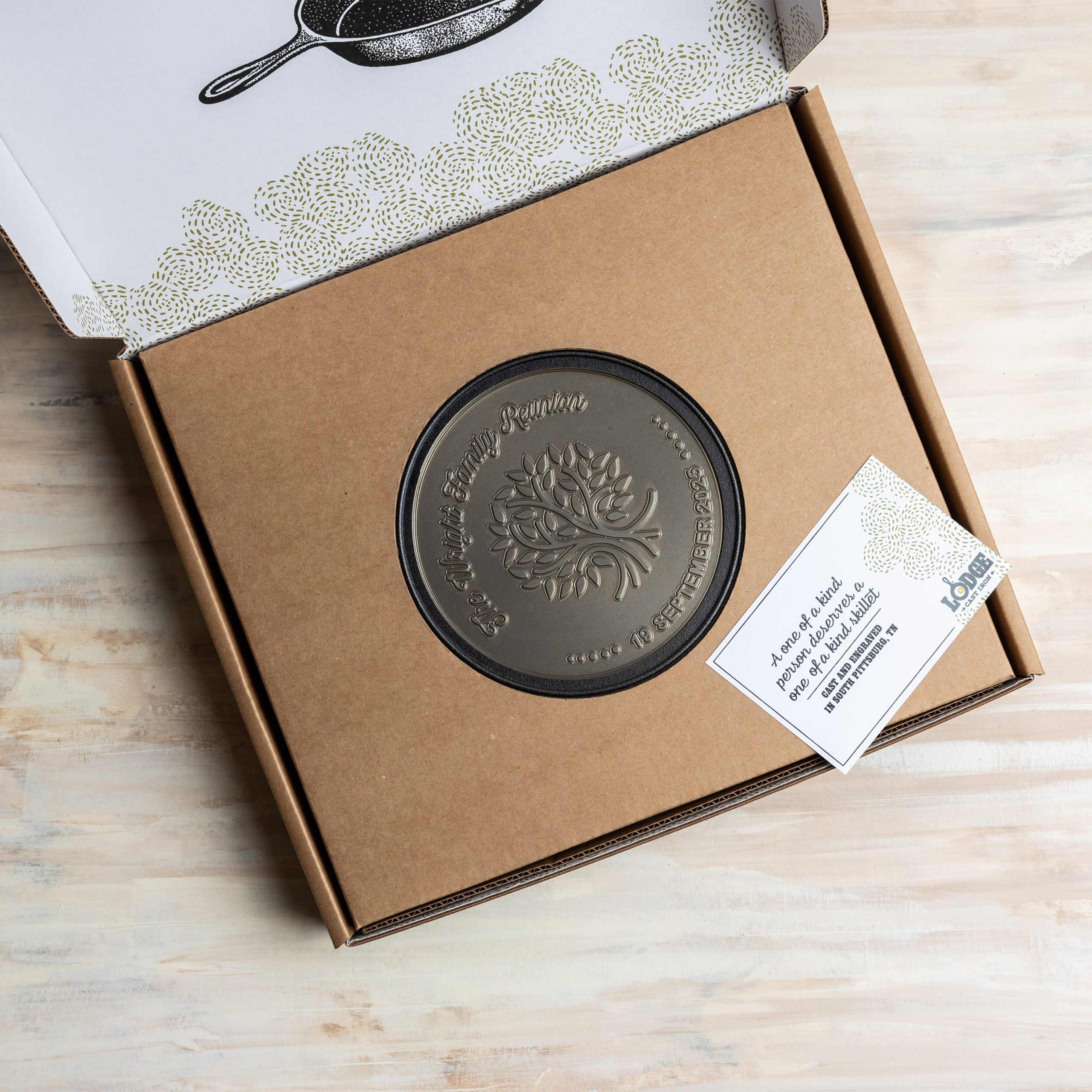 Lodge Heritage Custom Engraved Tree Skillet - Image 10