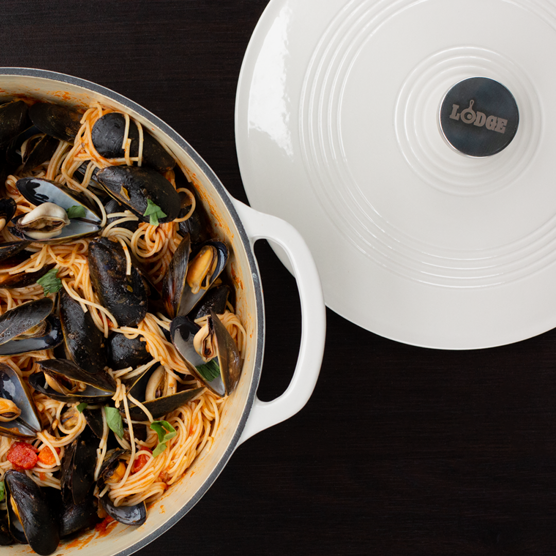 Lodge Heritage Essential Enamel Dutch Oven - Image 29