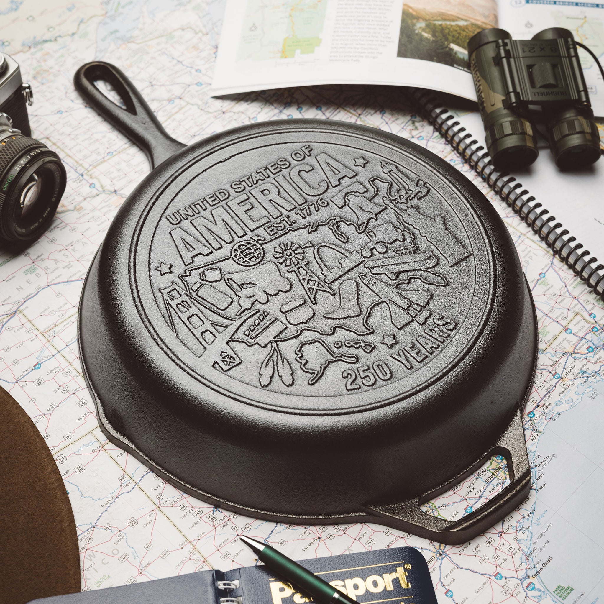 Lodge Heritage Lodge Heritage 10.25 Inch Seasoned Cast Iron Skillet, USA Icons - Image 4