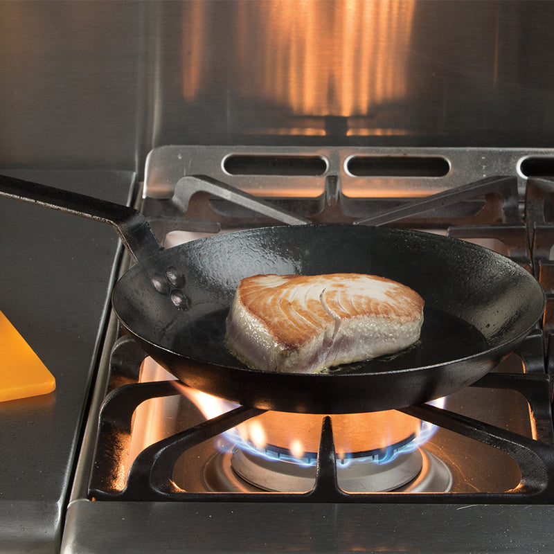 Lodge Heritage Carbon Steel Skillet - Image 7