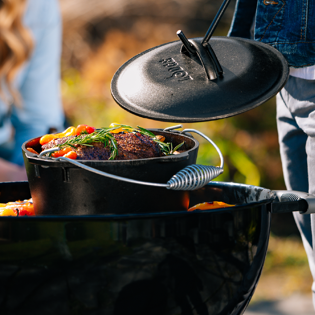 Lodge Heritage Dutch Oven with Bail Handle - Image 6