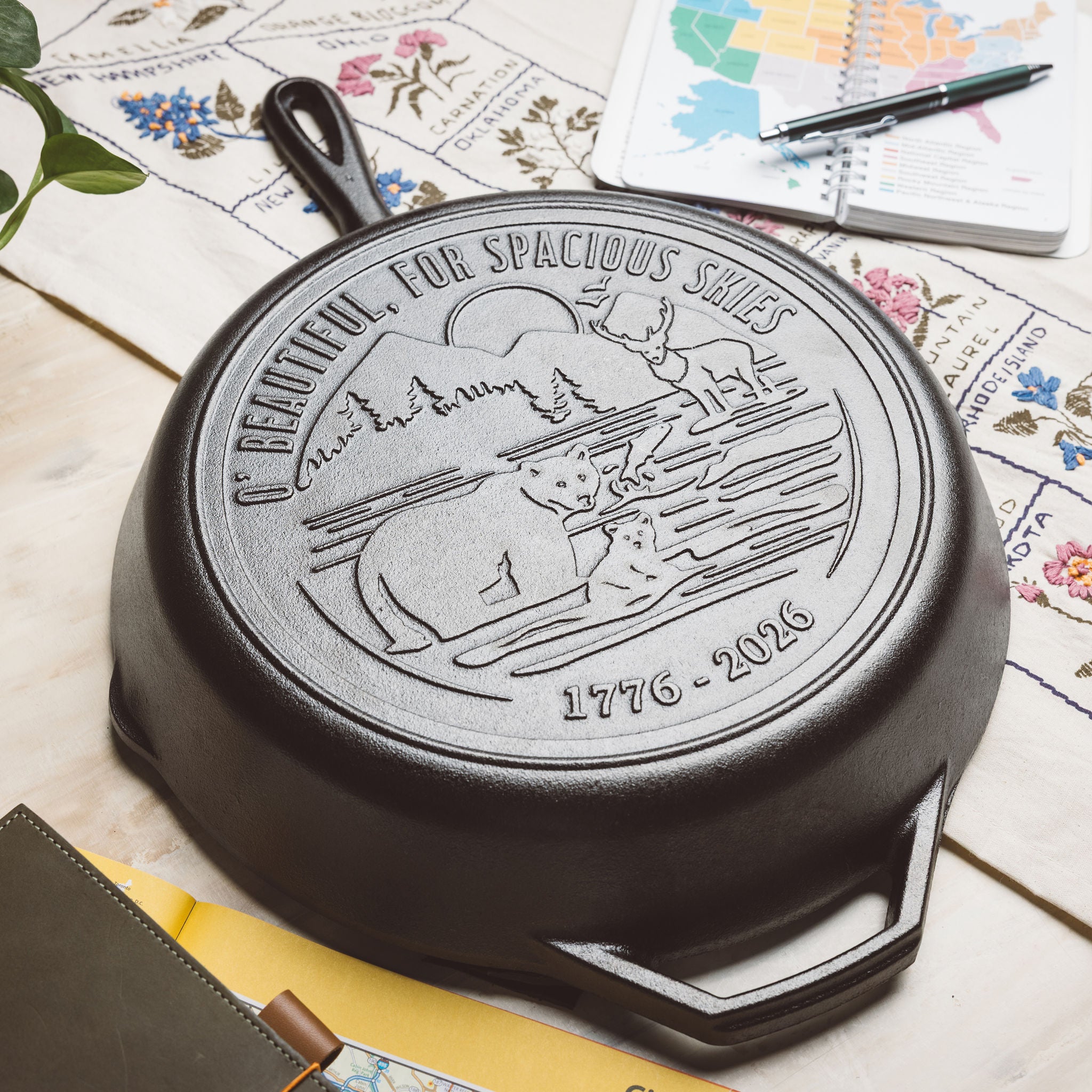 Lodge Heritage Lodge Heritage 12 Inch Seasoned Cast Iron Skillet, Spacious Skies - Image 3