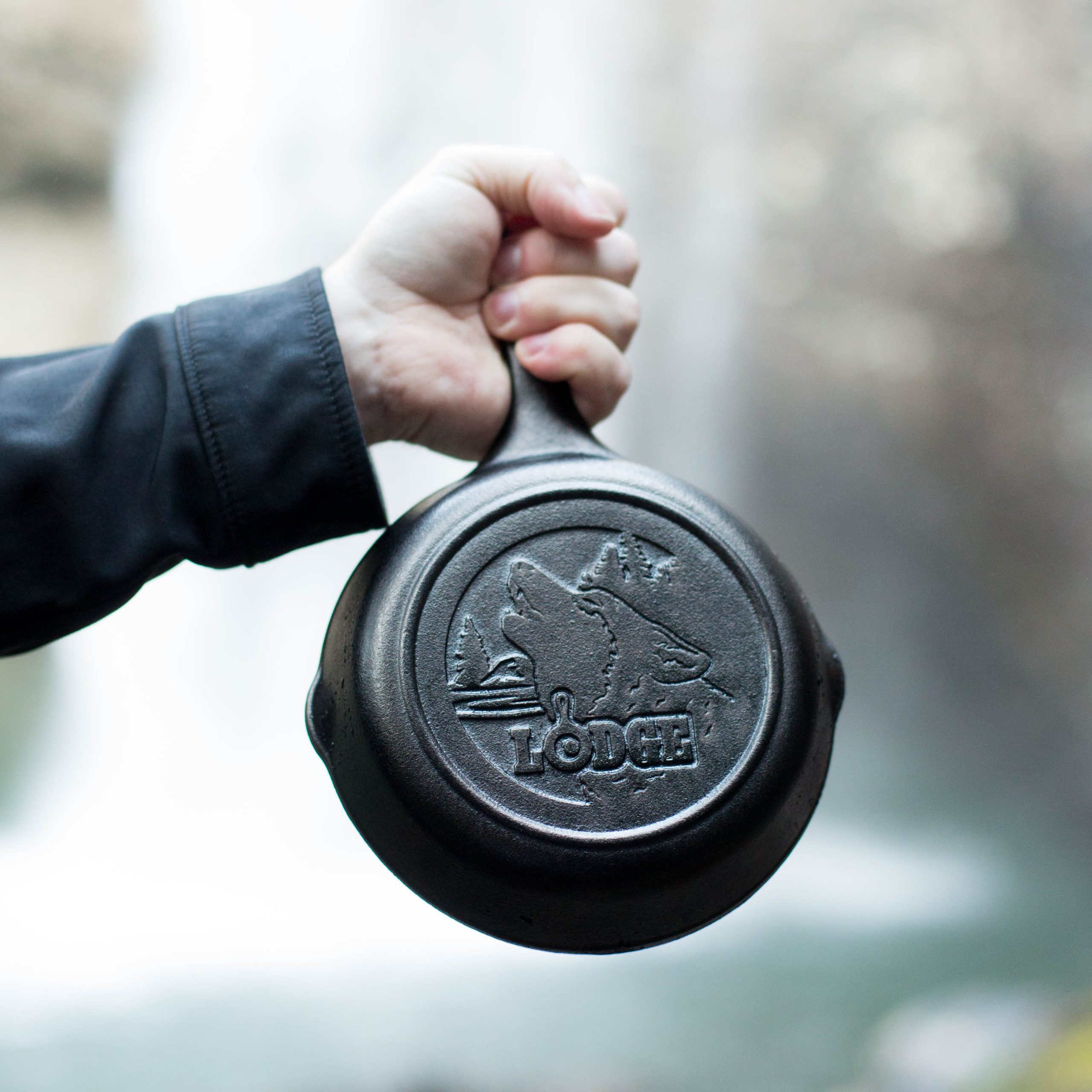 Lodge Heritage Wildlife Series™ 6.5 Inch Cast Iron Wolf Skillet - Image 7