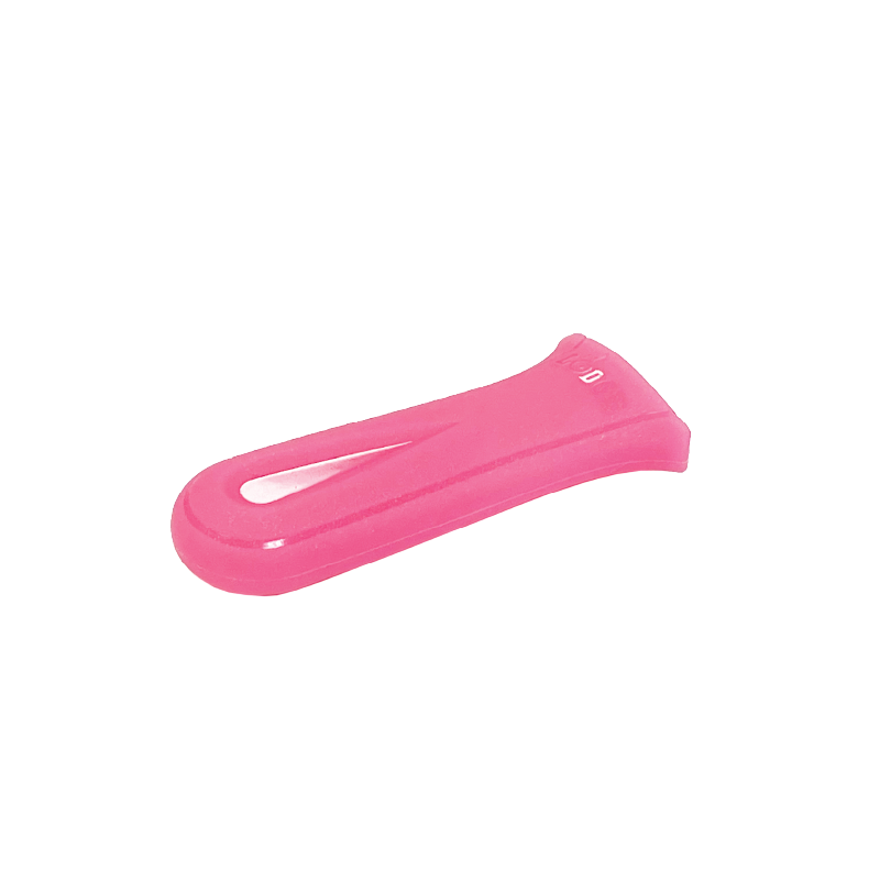 Lodge Heritage Deluxe Silicone Hot Handle Holder - Image 24