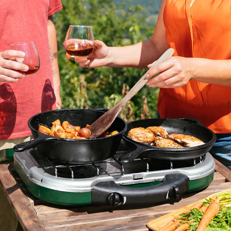 Lodge Heritage 3.2 Quart Seasoned Cast Iron Combo Cooker - Image 8