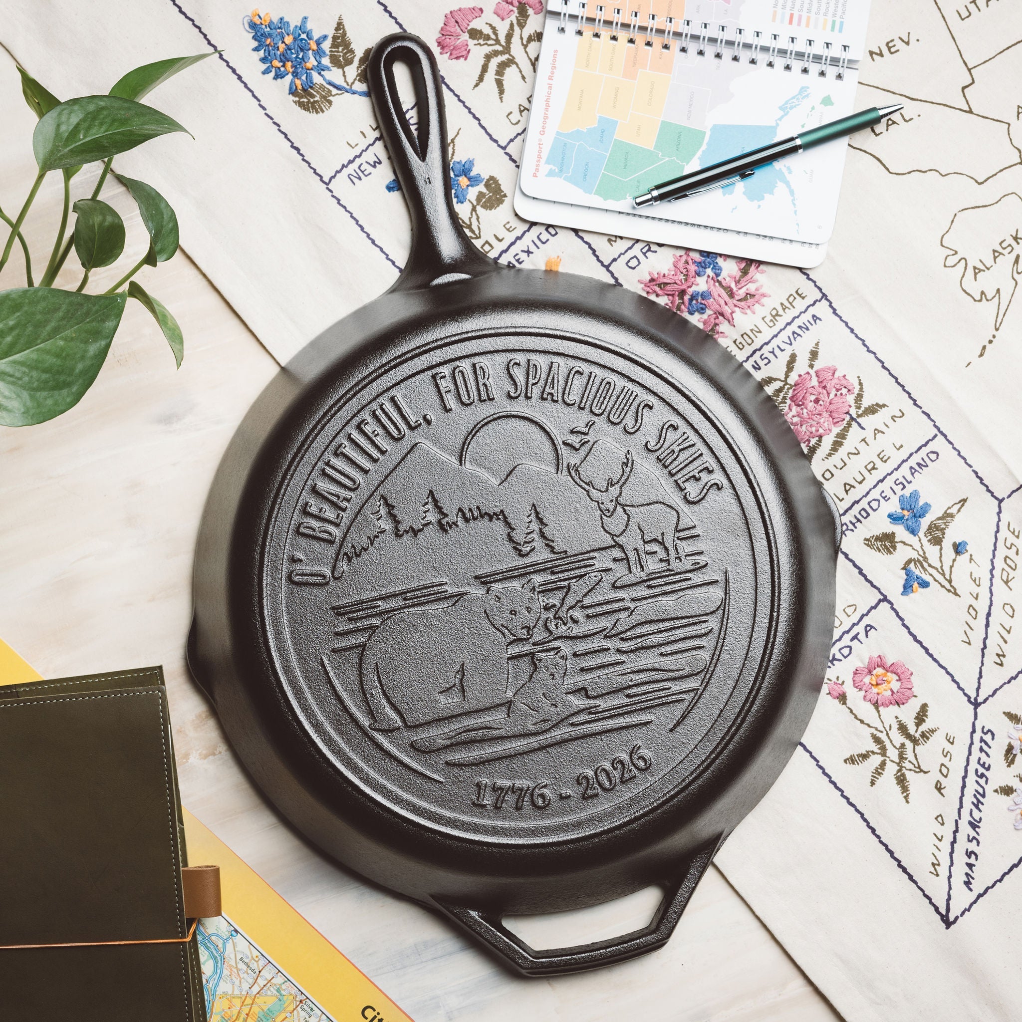 Lodge Heritage Lodge Heritage 12 Inch Seasoned Cast Iron Skillet, Spacious Skies - Image 2
