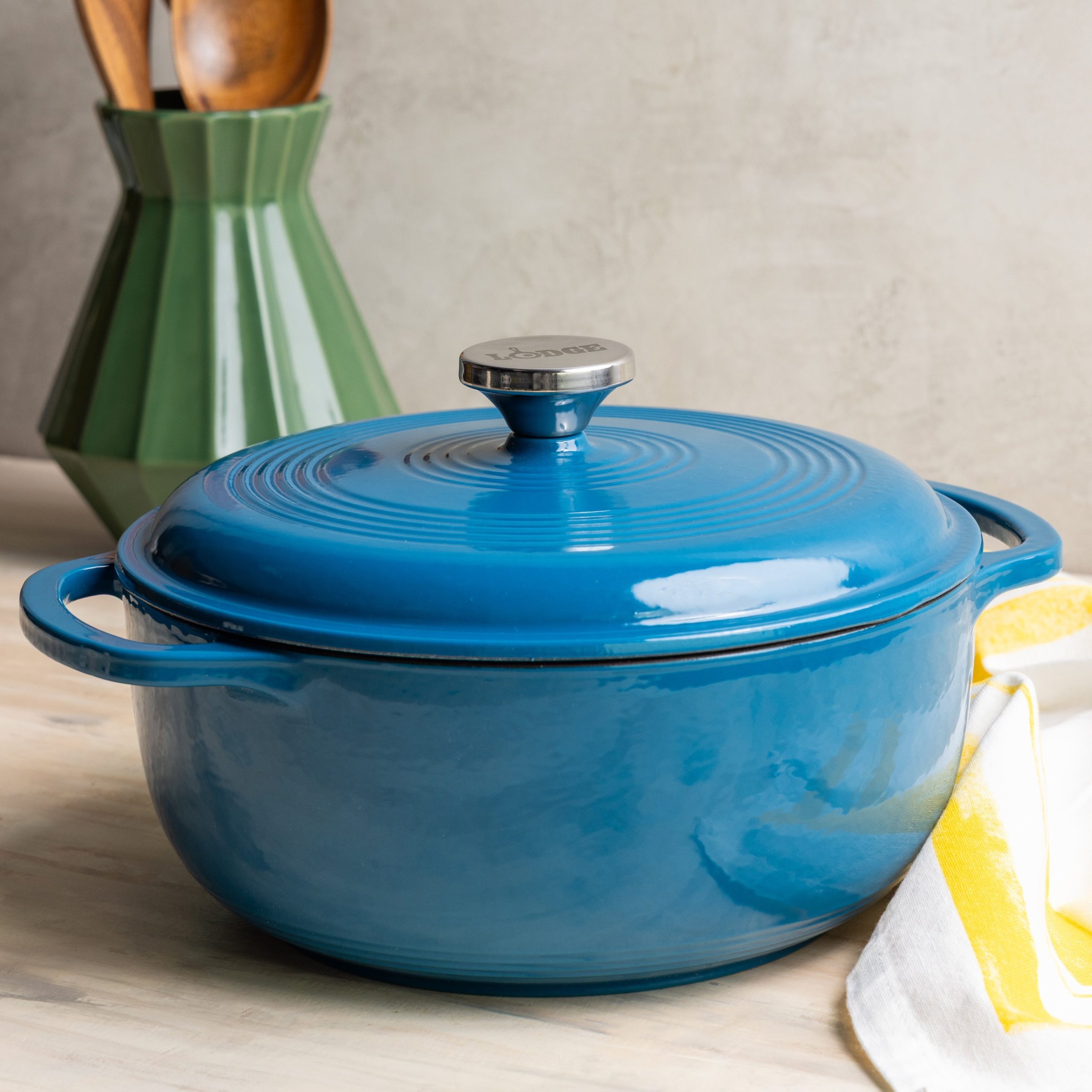 Lodge Heritage Essential Enamel Dutch Oven - Image 45