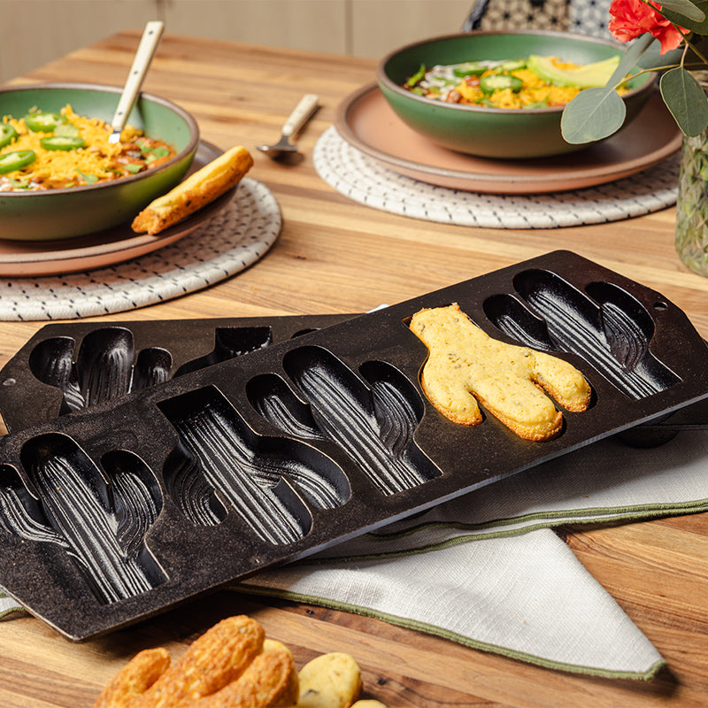 Lodge Heritage Seasoned Cast Iron Cactus Pan - Image 5