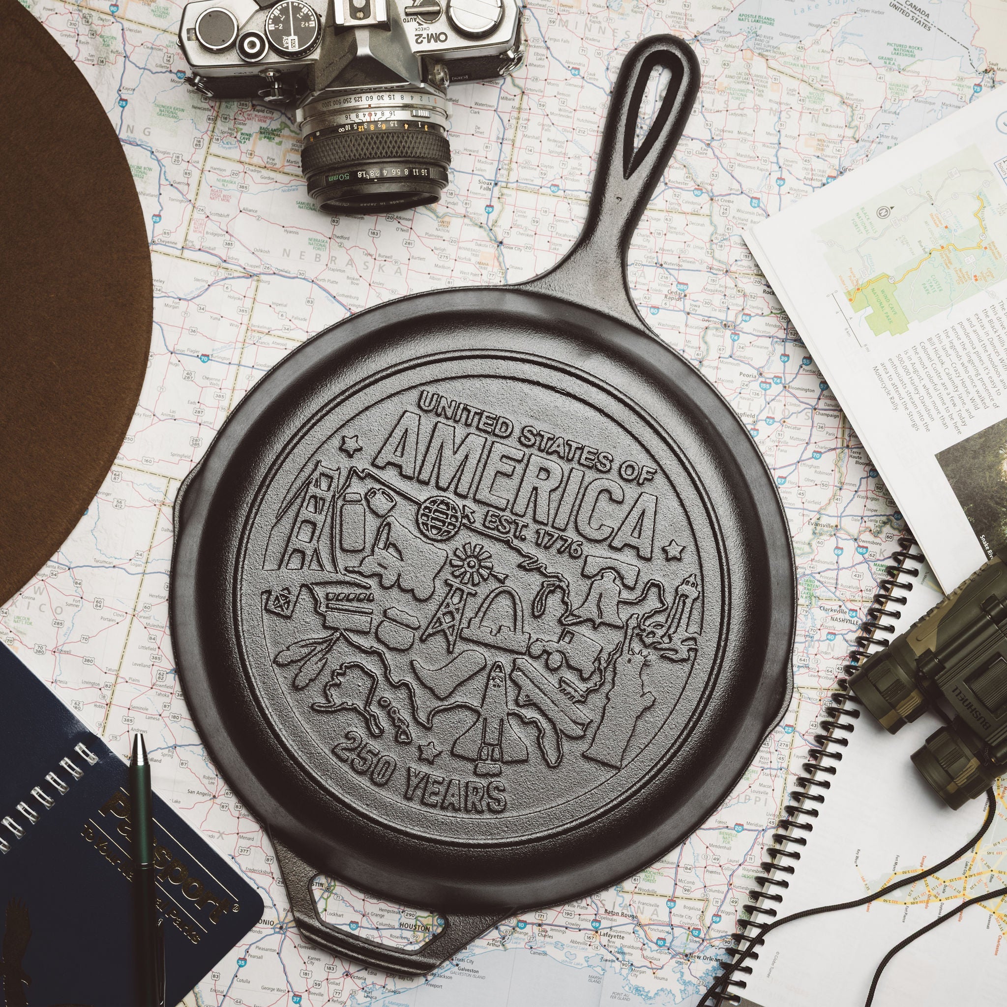 Lodge Heritage Lodge Heritage 10.25 Inch Seasoned Cast Iron Skillet, USA Icons - Image 2