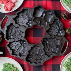 Lodge Heritage Seasoned Cast Iron Holiday Wreath Pan